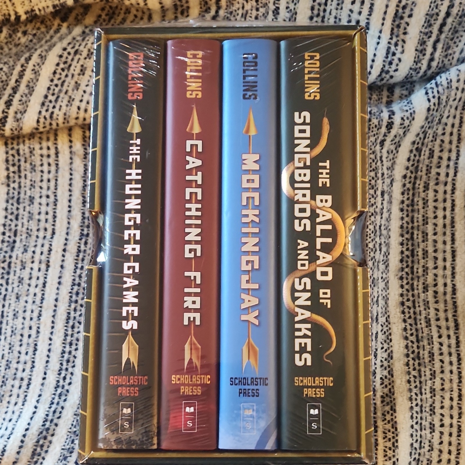 Suzanne Collins The Hunger Games 4-Book Collection Box Set, Scholastic Press