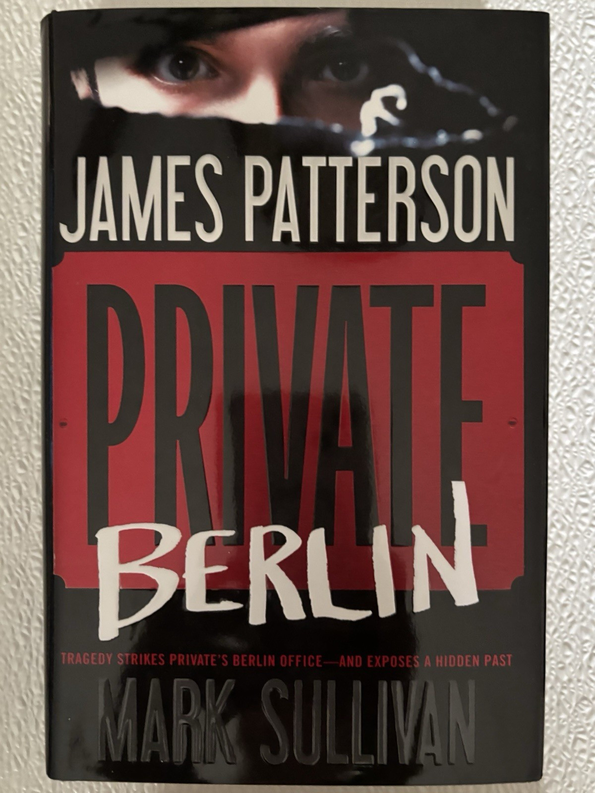 Private Berlin (Private Series) Hardcover Novel w/DJ – Patterson & Sullivan