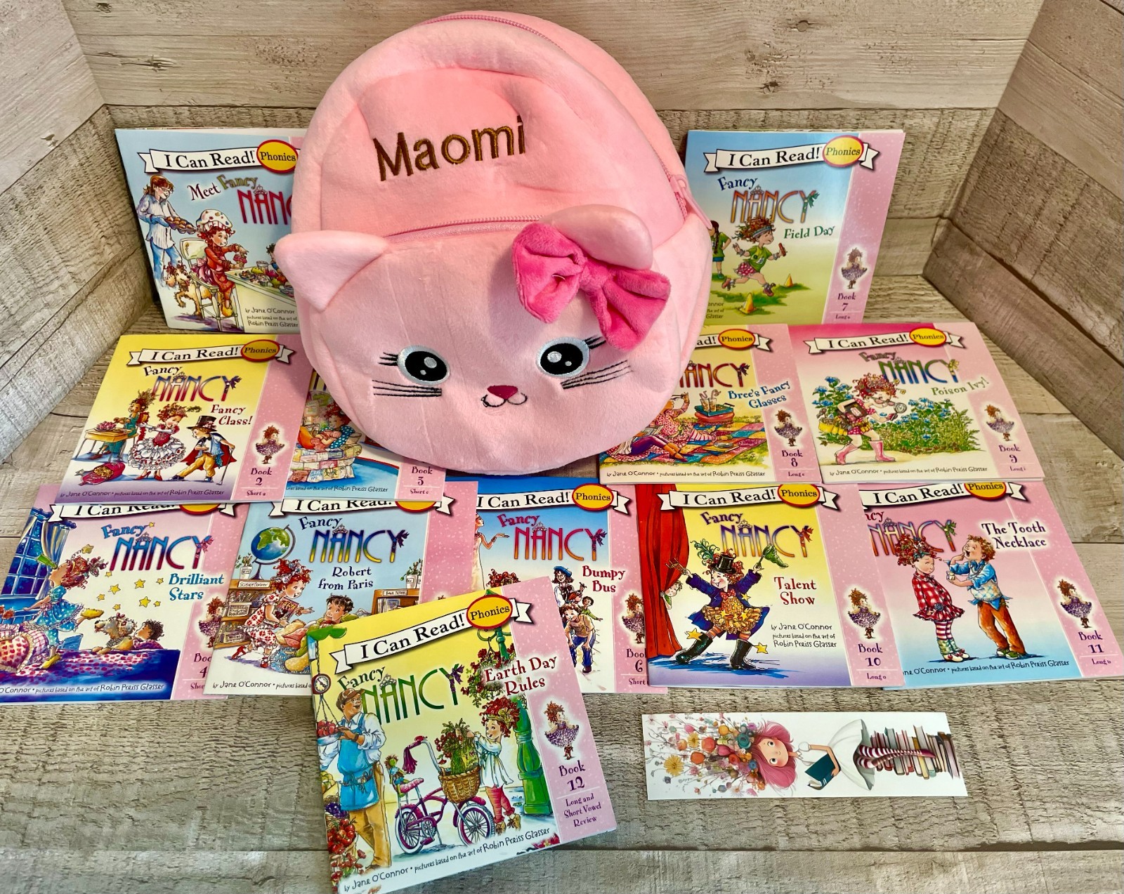 Girls I Can Read Phonics Meet Fancy Nancy 12 Books, Carry Pack & Book Marker